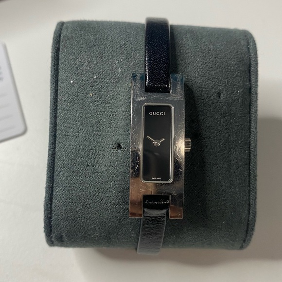 Gucci Women’s Watch - Picture 1 of 8